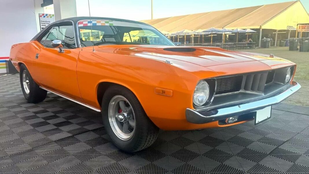 source:motor1 - Acquista la McLaren Barracuda Arancione Papaya