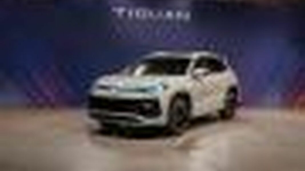 source:TheCarConnection - Anteprima Volkswagen Tiguan 2025: Stile e Valore