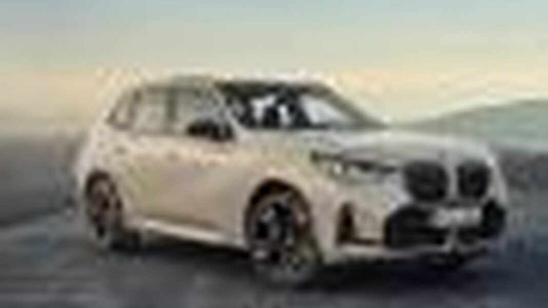 source:TheCarConnection - BMW X3 2025: Potenza e Efficienza nel Lusso Crossover