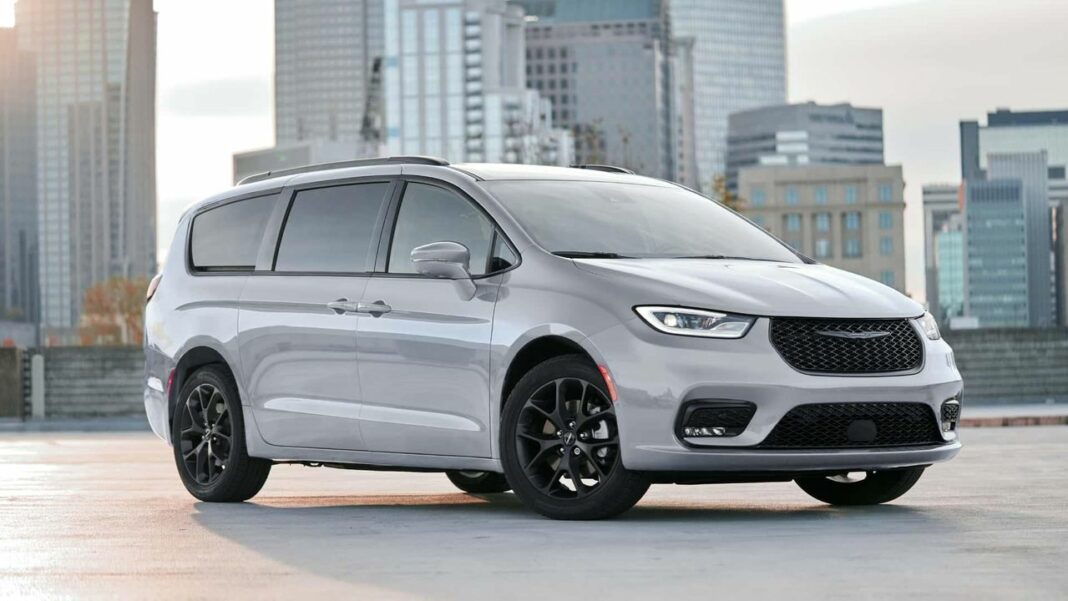 source:motor1 - Chrysler Pacifica EV: Il Futuro Elettrico è Confermato