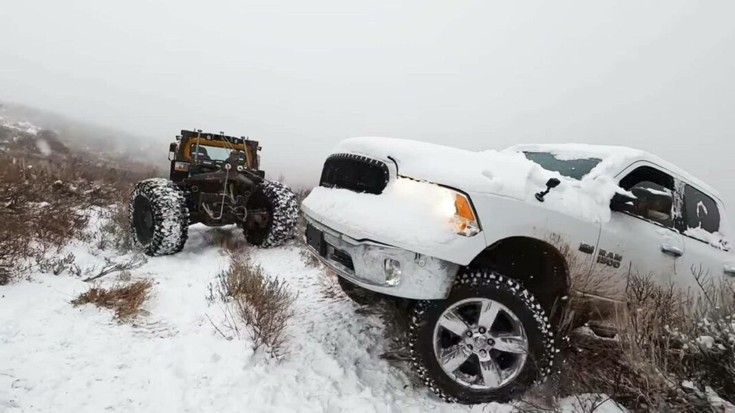 source:motor1 - Neve in USA: Anche i 4x4 Hanno Bisogno di Buone Gomme