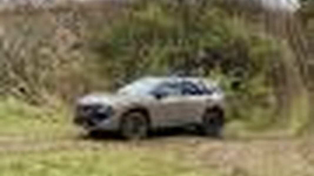 source:TheCarConnection - Nissan Rogue Rock Creek 2025: Avventura Fuoristrada