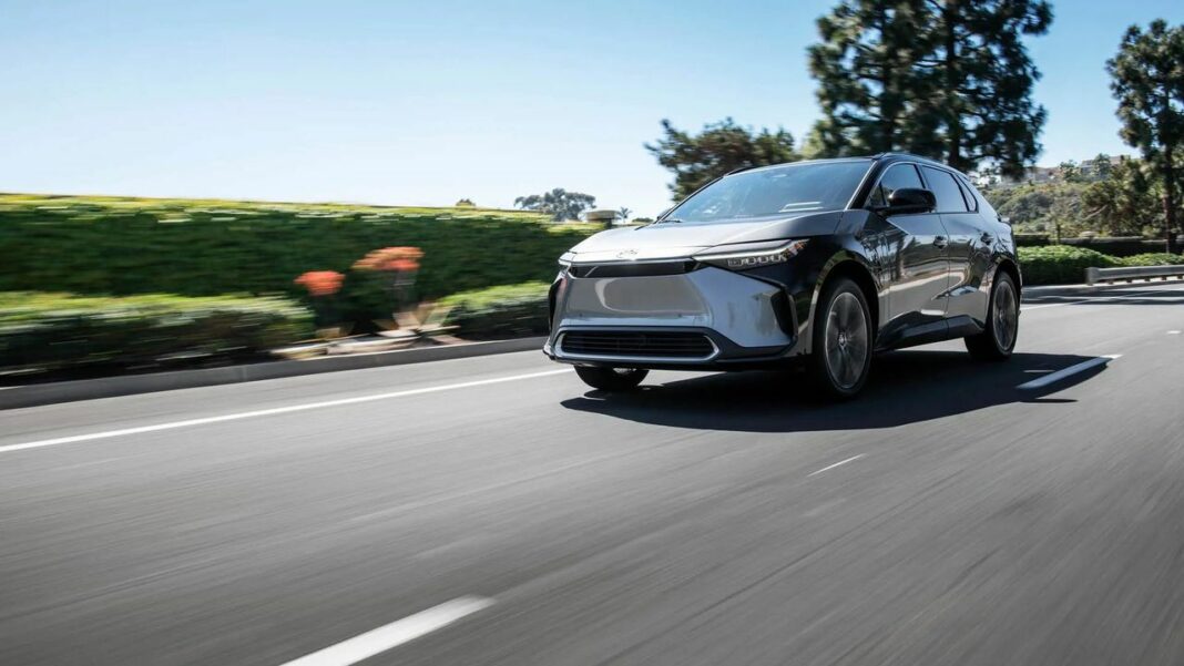 Novità della Nightshade Edition: Design e Funzionalità Esclusive 2025 Toyota bZ4x: Prezzo ridotto e nuove funzionalità