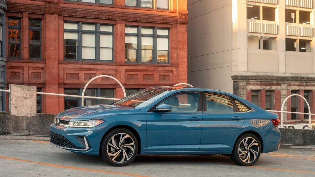 Pro e Contro del Nuovo Jetta: Comfort e Innovazioni Tecnologiche 2025 Volkswagen Jetta: Un Sedan Economico e Efficiente