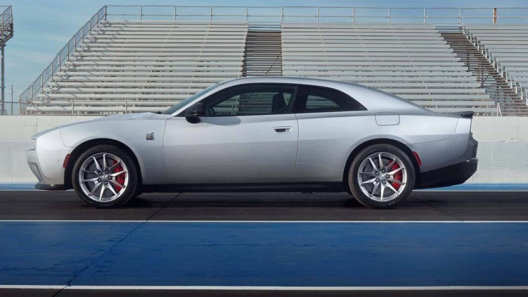 source:motor1 - Dodge Charger EV: La Rivoluzione dei Muscle Car Elettrici