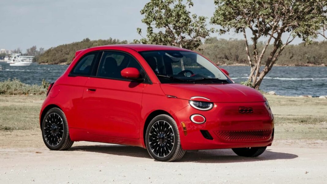 Incentivi e Offerte: La Strategia del Concessionario di Aurora per il Fiat 500e Fiat 500e: Noleggio a $0, ma con alcune sorprese!