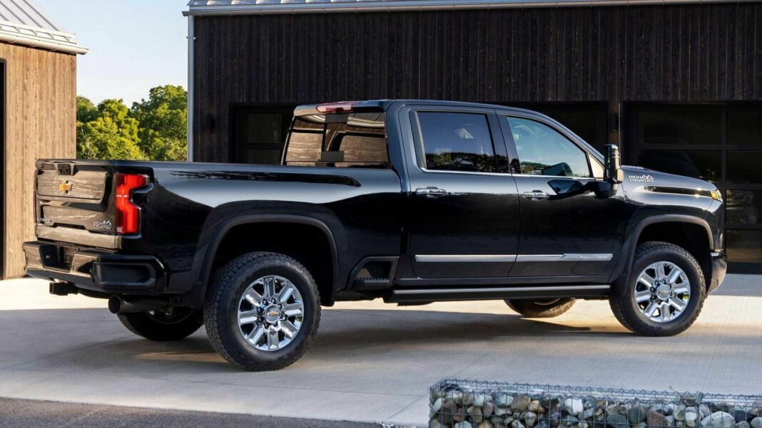 source:motor1 - GM Estende il Richiamo: 132.000 Pickup a Rischio Sicurezza