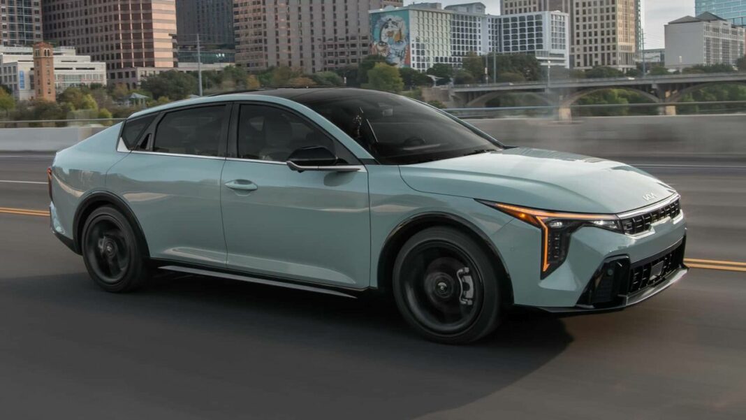 Design e Comfort: Spazio e Funzionalità nel Nuovo Sedan di Kia Kia K4 2025: Sicurezza e Comfort in Ogni Viaggio