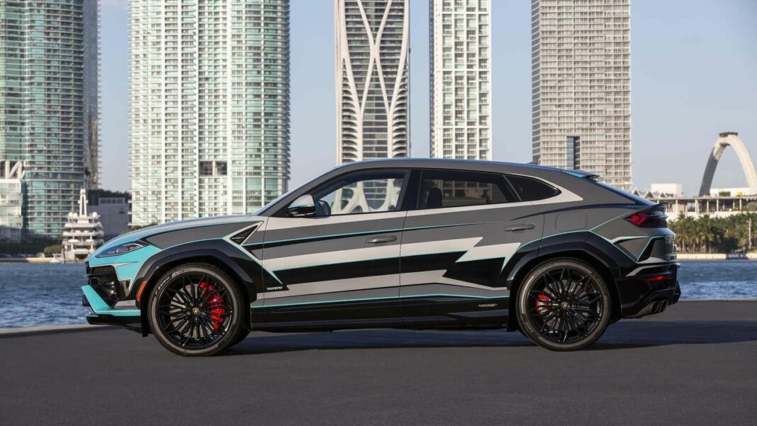 source:motor1 - Lamborghini Urus SE: 230 Ore per un'Opera d'Arte Unica