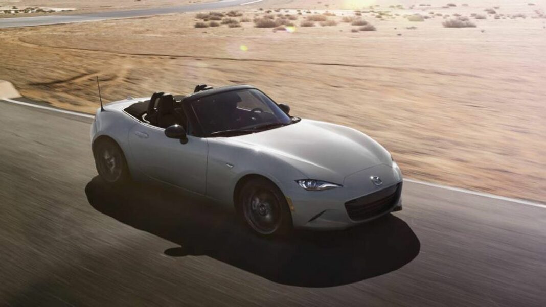 source:MotorAuthority - Mazda MX-5 Miata 2025: 35 Anni di Emozioni su Strada