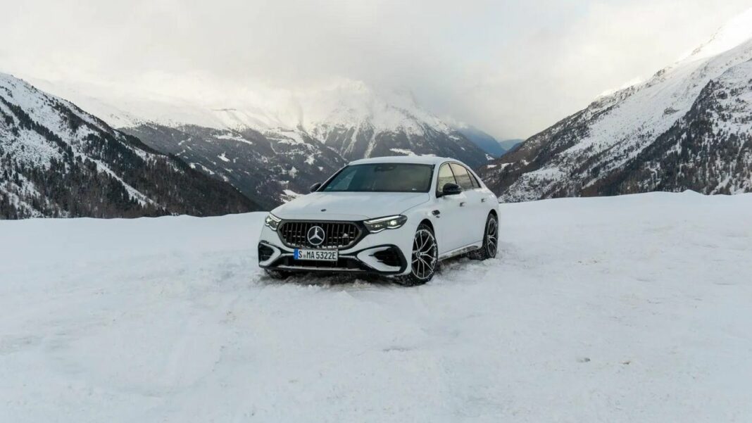 source:MotorAuthority - Mercedes-Benz E 53 Hybrid: Potenza e Innovazione Elettrica