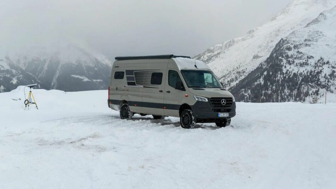 source:MotorAuthority - Mercedes Sprinter RV: Comfort e Avventura in Montagna