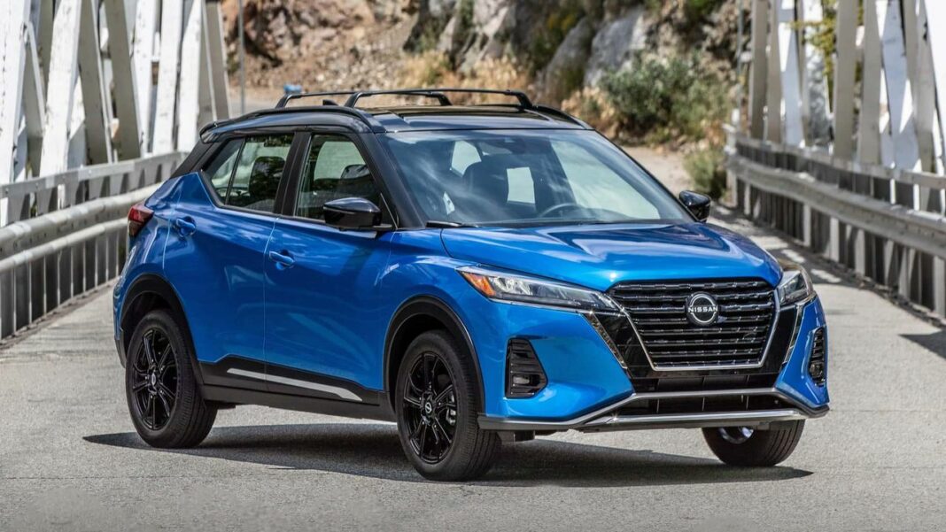 Kicks Play 2024: Un'Opzione Economica per i Consumatori Nissan Kicks: Vecchio e Nuovo Modello a Confronto
