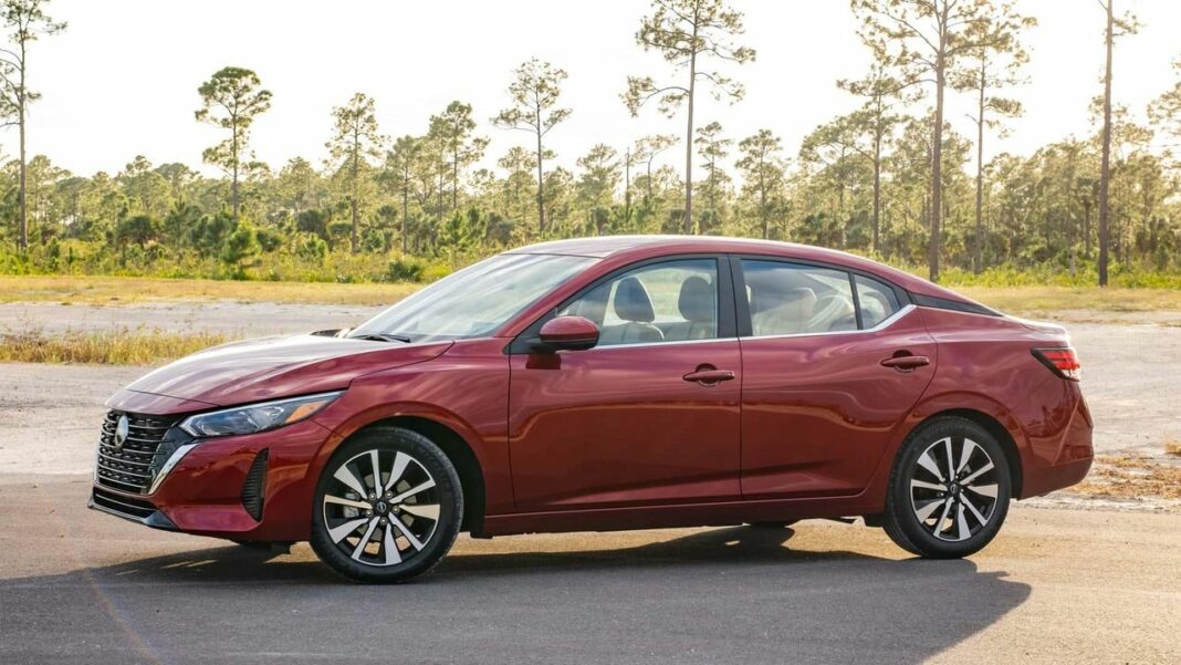source:motor1 - Nissan Sentra 2025: Un Compagno Affidabile per Ogni Giorno