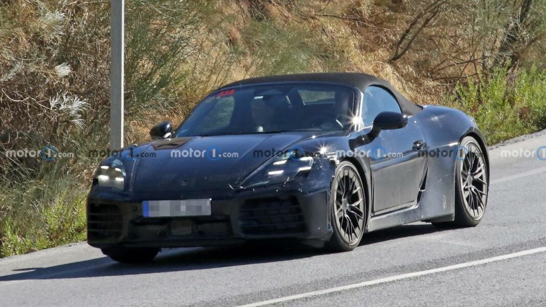 Ritardi e Riorientamenti: Il Futuro dei Modelli Porsche tra Elettrico e Motori a Combustione Porsche 718 Elettrico: Sviluppo in Ritardo e Sfide Future