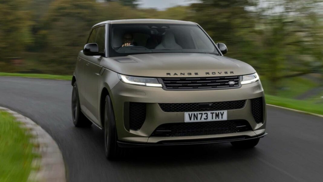 source:motor1 - Range Rover Sport SV: Potenza e Lusso in Movimento