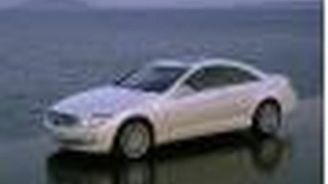source:TheCarConnection - Richiamo Mercedes: 33.456 auto a rischio vetri volanti