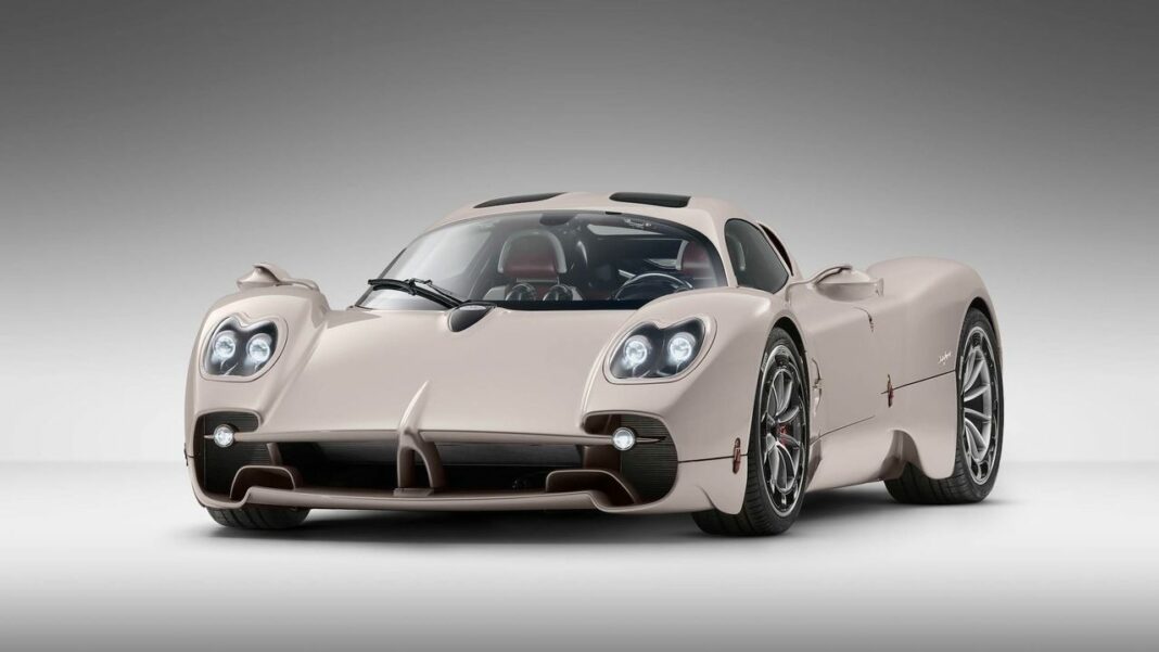 source:MotorAuthority - Richiamo per la Pagani Utopia: problema con l'airbag