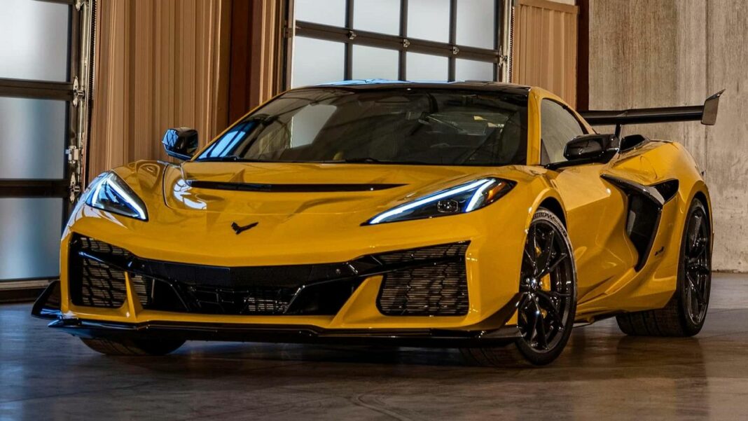 Rick Hendrick: Il Collezionista di Corvette e il Suo Ruolo nell'Asta Rick Hendrick e la Prima Corvette ZR1: Un'Asta da Record
