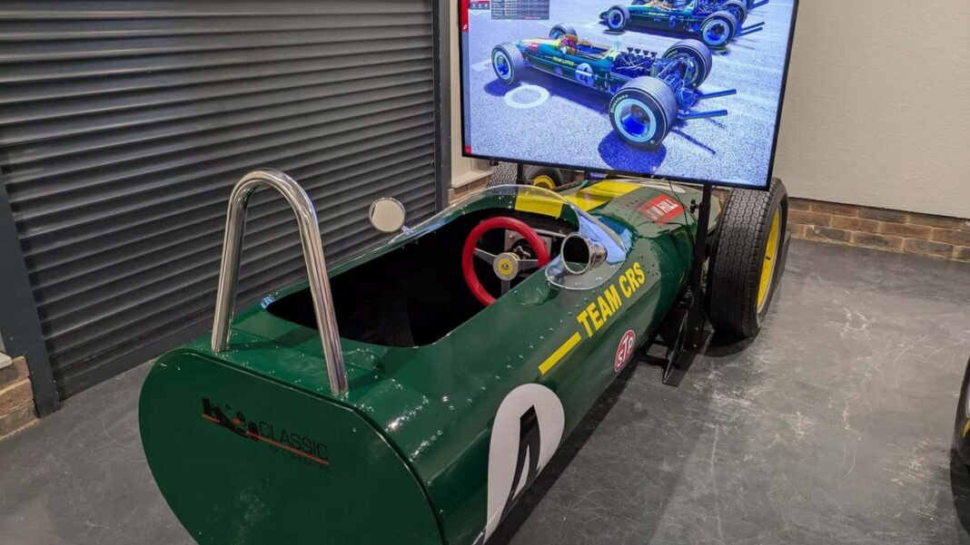 source:motor1 - Rivivi la Storia: Simulatore F1 Lotus del 1967 in Vendita