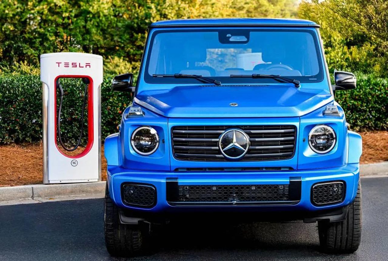 Accesso_ai_Supercharger_Tesla_4agmPG2CeZ - Veicoli24 source:GreenCarReports - Accesso ai Supercharger Tesla - Mercedes-Benz apre l'accesso ai Supercharger Tesla