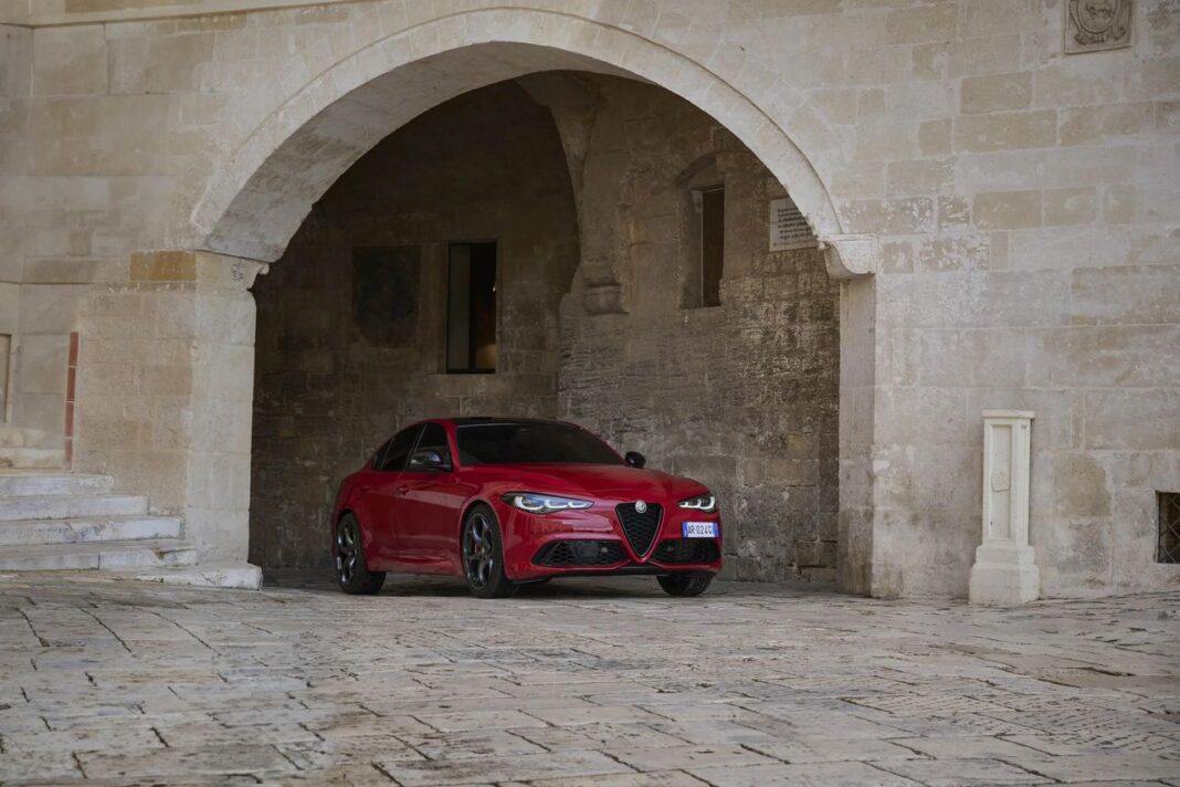 source:MotorAuthority - Alfa Romeo Giulia 2025: Novità e Modello Edizione Limitata