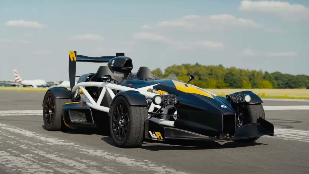 L'Evoluzione dell'Ariel Atom: Dalla Potenza del V8 al 4R Turbo Ariel Atom 4R: Il Nuovo Re della Velocità su Circuito