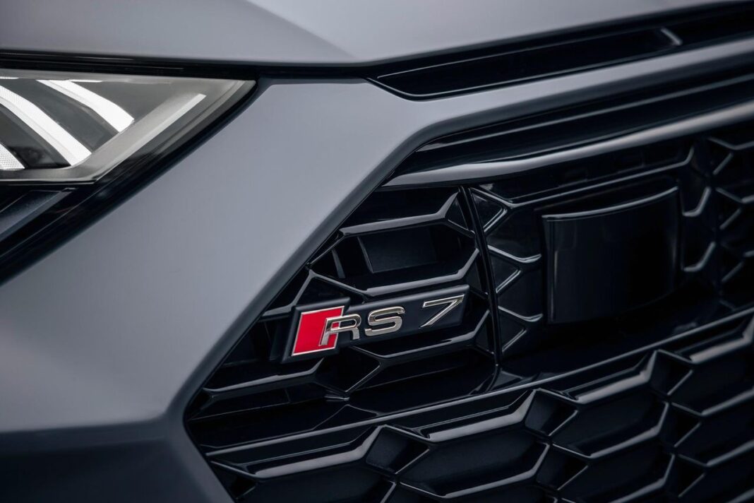 Transizione verso motori elettrificati Audi svela la nuova generazione della A7 e l'RS 7 ibrido