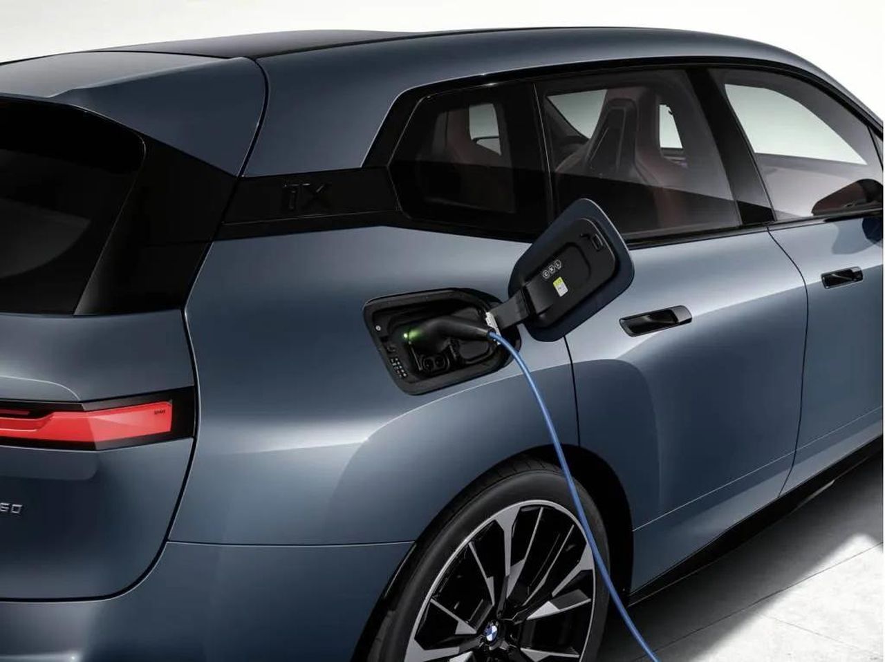 Autonomia_e_potenza_migliorate_per_il_BMW_iX_2026_4oanqtDrDQ - Veicoli24 Autonomia e potenza migliorate per il BMW iX 2026 - 2025 BMW iX