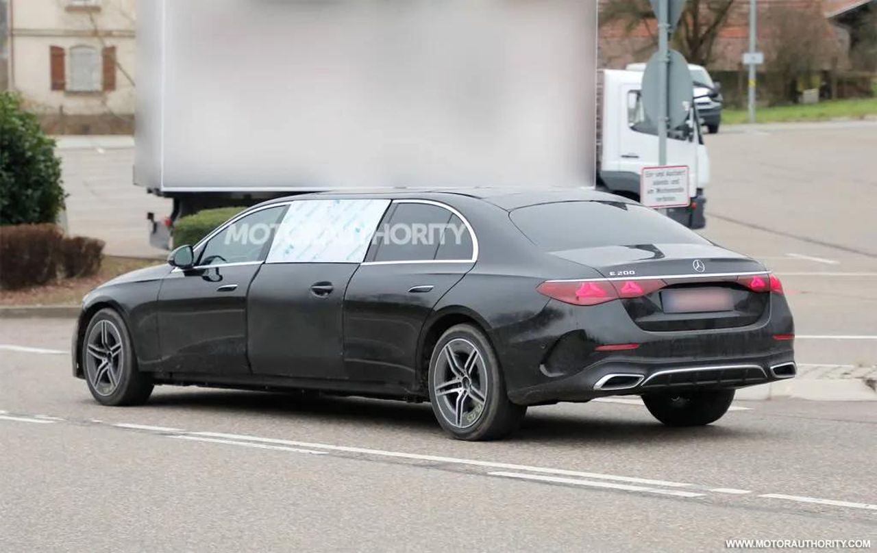 Binz_e_la_Tradizione_delle_Limousine_Mercedes_aBUVPtZW5Z - Veicoli24 Binz e la Tradizione delle Limousine Mercedes - Limousine stretch Mercedes-Benz E-Class di Binz