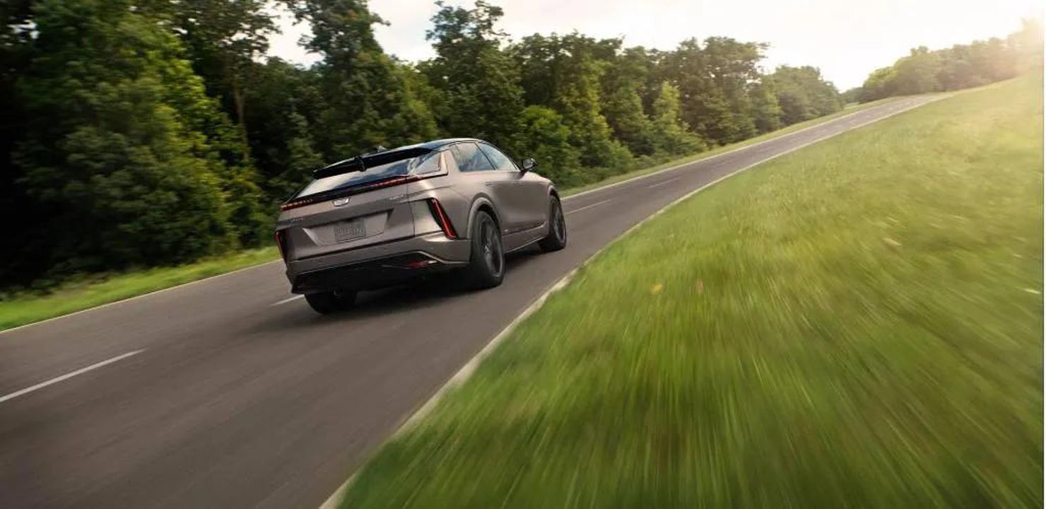 Caratteristiche_principali_del_Cadillac_LyriqV_sFA63nMVCh - Veicoli24 Caratteristiche principali del Cadillac Lyriq-V - 2026 Cadillac Lyriq-V