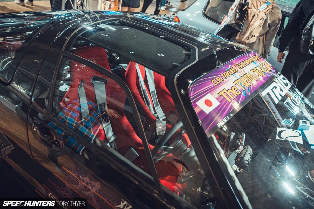 Chi__Takuro_Watanabe_e_il_suo_Sera_bEe2Kzs0FQ - Veicoli24 source:SpeedHunters - Chi è Takuro Watanabe e il suo Sera - Immagine del Toyota Sera 'Twin Dragon'