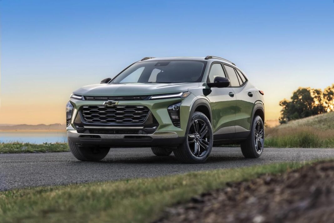 source:TheCarConnection - Confronto tra Chevrolet Trax e TrailBlazer: Prezzi e Design