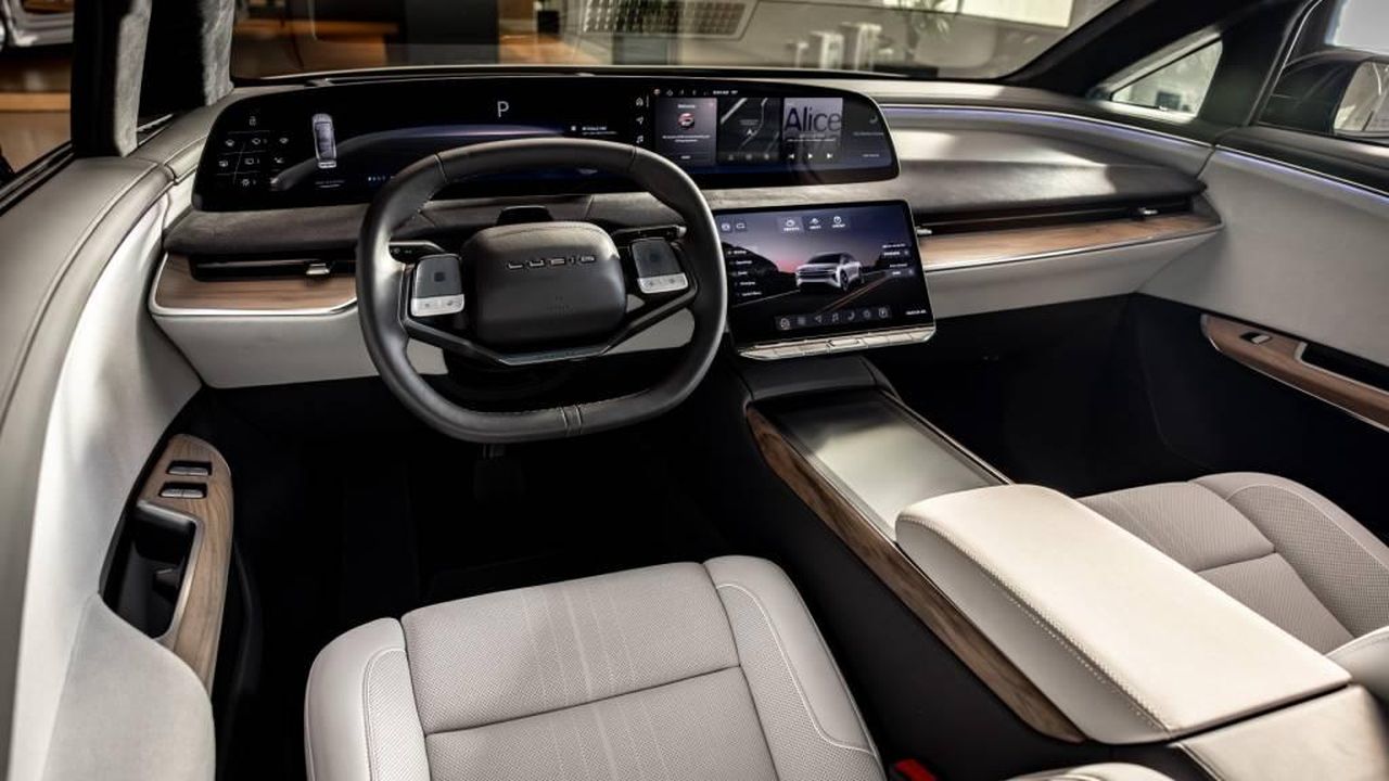 Controlli_vocali_nella_Lucid_Gravity_2025_S2PTcTu122 - Veicoli24 Controlli vocali nella Lucid Gravity 2025 - Lucid Gravity Grand Touring 2025