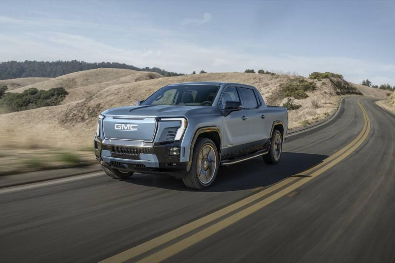 Controllo_della_fornitura_di_grafite_da_parte_della_Cina_hIA08D5o8N - Veicoli24 source:GreenCarReports - Controllo della fornitura di grafite da parte della Cina - 2025 GMC Sierra EV Denali