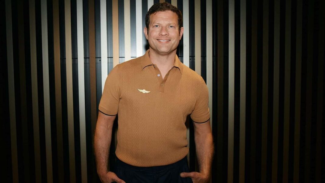 source:motor1 - Dermot O'Leary presenterà gli Autosport Awards 2023