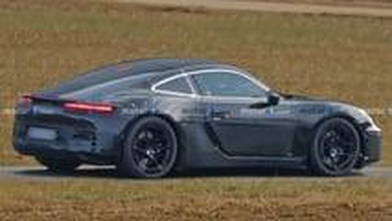 Design_e_Caratteristiche_del_Cayman_Elettrico_KN8meL2w8k - Veicoli24 Design e Caratteristiche del Cayman Elettrico - Foto spia della Porsche 718 Cayman EV