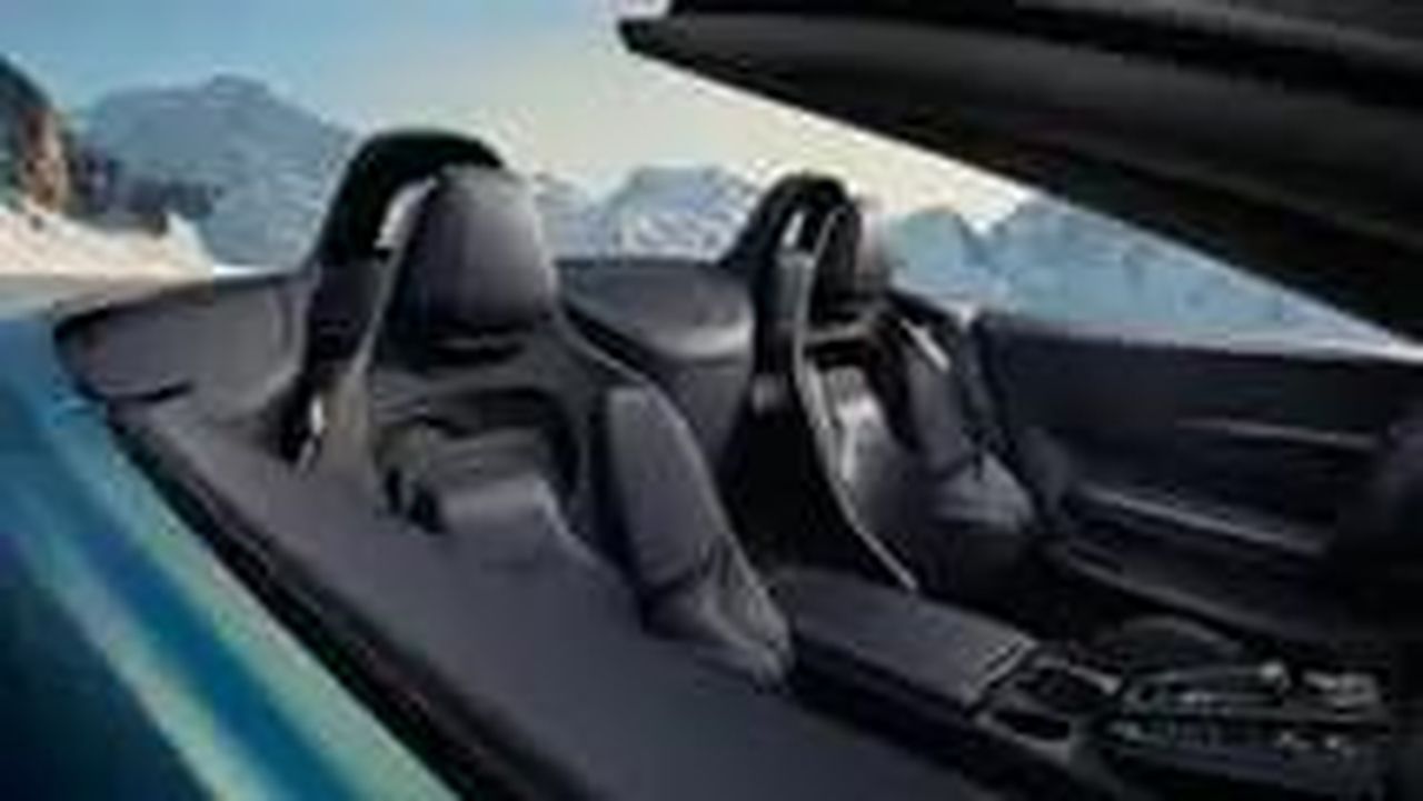 Design_e_Struttura_della_Vantage_Roadster_JDGdrr26QJ - Veicoli24 source:motor1 - Design e Struttura della Vantage Roadster - Interno dell'Aston Martin Vantage Roadster