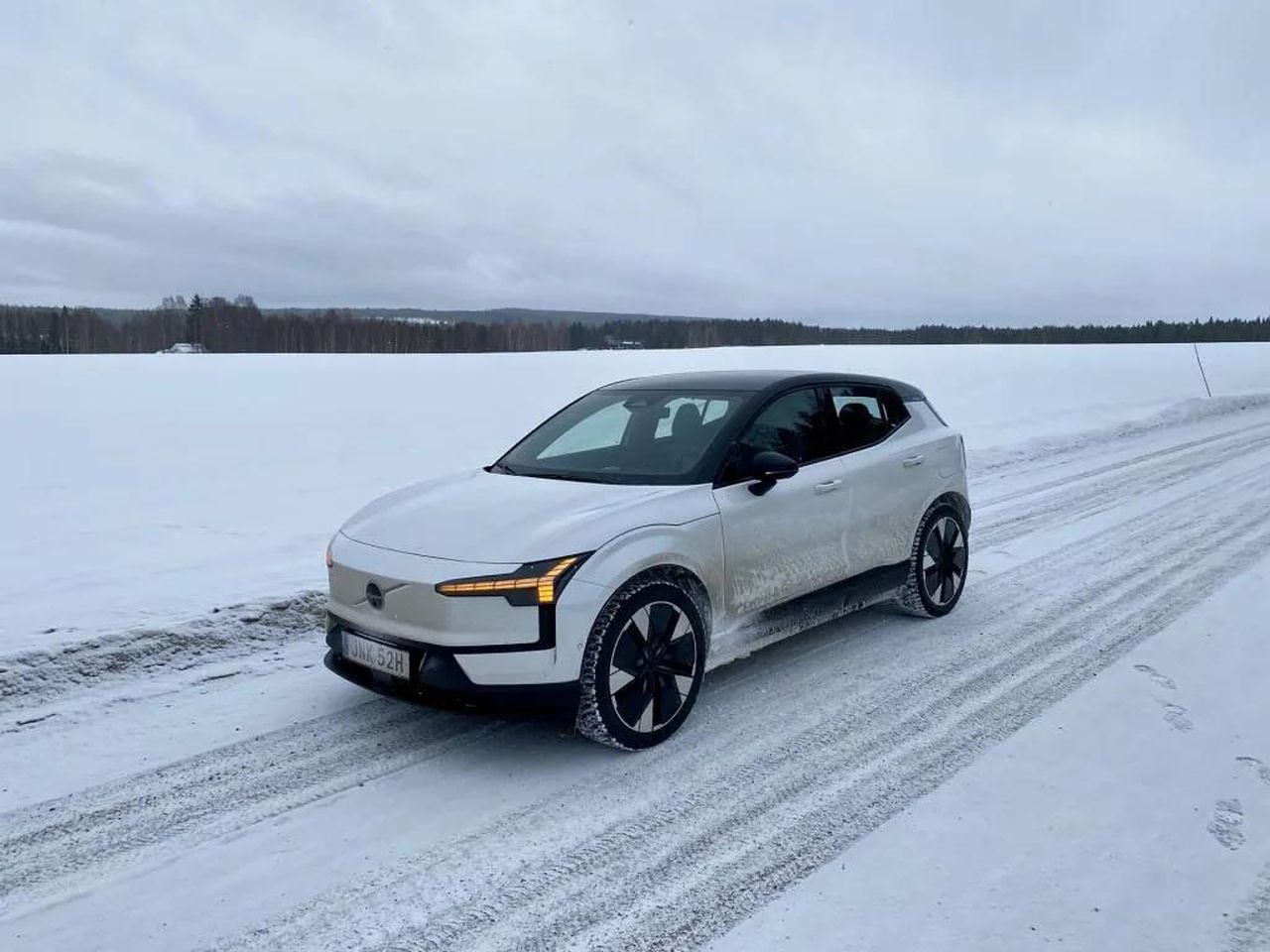 Dettagli_sul_Polestar_5_e_6_PDMxGl0nDs - Veicoli24 source:MotorAuthority - Dettagli sul Polestar 5 e 6 - 2025 Volvo EX30