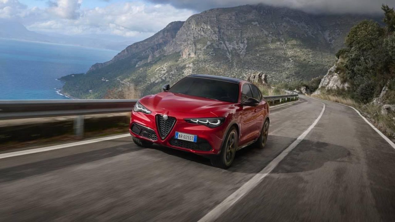Dettagli_sulla_serie_speciale_Intensa_eX5dwPNRLT - Veicoli24 source:MotorAuthority - Dettagli sulla serie speciale Intensa - 2025 Alfa Romeo Stelvio Intensa (specifiche europee)