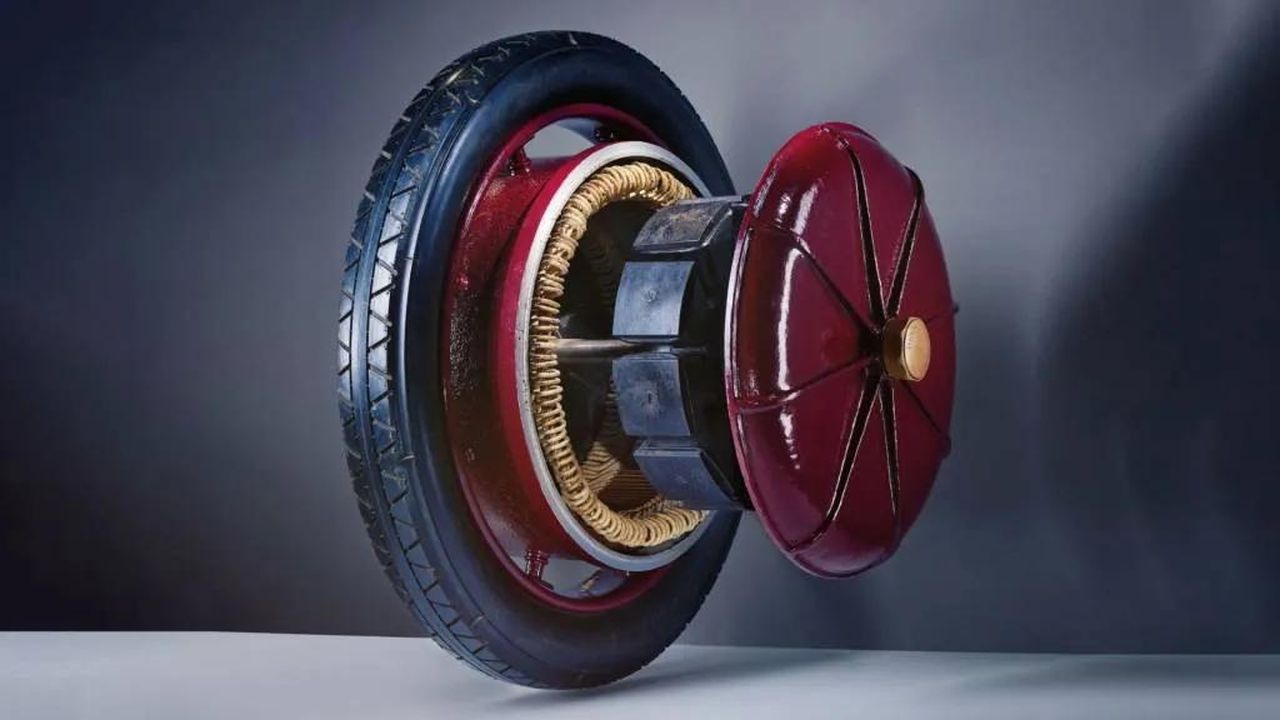 Ferdinand_Porsche_e_i_motori_inruota_JtGyaz2KB4 - Veicoli24 source:MotorAuthority - Ferdinand Porsche e i motori in-ruota - Replica del motore elettrico in-ruota usato nel Lohner-Porsche del 1900