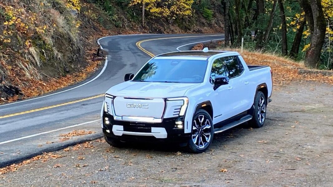 source:TheCarConnection - Furgoni elettrici: il futuro dei pickup e le loro caratteristiche