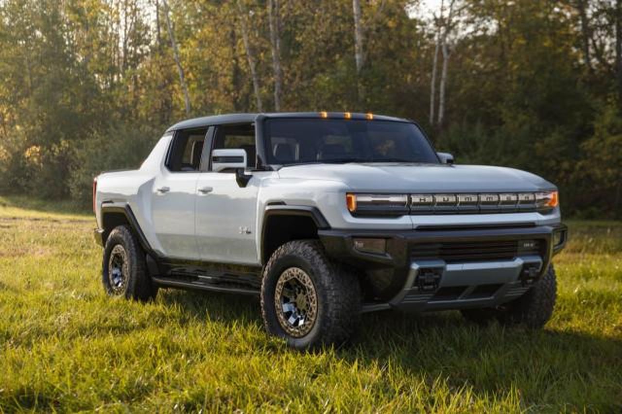 GMC_Hummer_EV_modelli_e_specifiche_aW3pNAagV4 - Veicoli24 source:TheCarConnection - GMC Hummer EV: modelli e specifiche - 2022 GMC Hummer EV