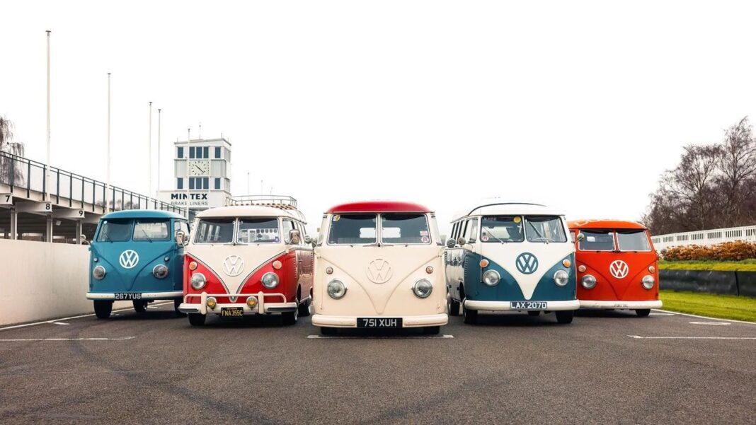 Date del Goodwood Revival 2025 Il Goodwood Revival 2025: Celebrazione del Volkswagen Type 2 Microbus