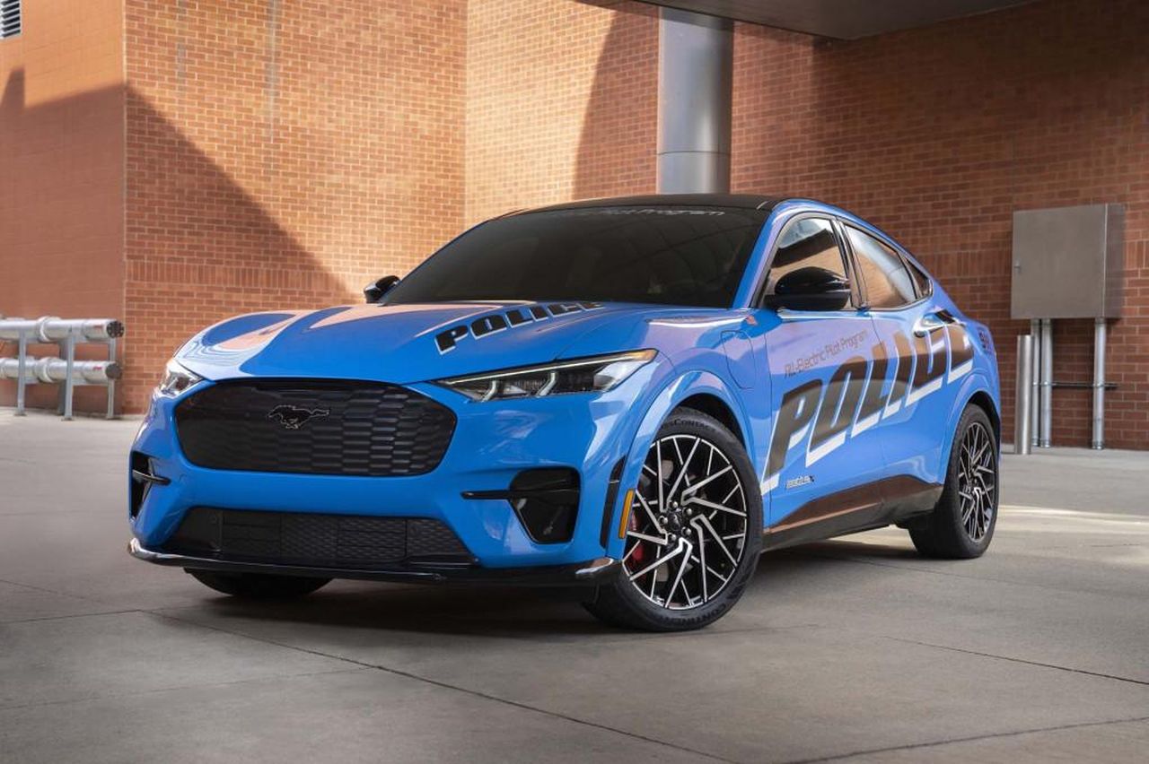 Il_primo_veicolo_elettrico_della_Michigan_State_Police_keUG6cp930 - Veicoli24 source:GreenCarReports - Il primo veicolo elettrico della Michigan State Police - Veicolo pilota della polizia Ford Mustang Mach-E 2021