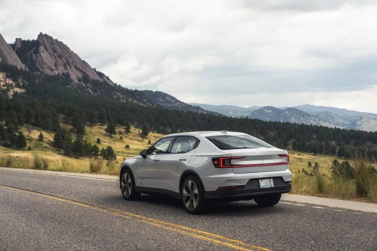 Il_successore_della_Polestar_2_e_la_nuova_gamma_di_modelli_V0gJpd72CY - Veicoli24 source:GreenCarReports - Il successore della Polestar 2 e la nuova gamma di modelli - Polestar 2 motore singolo 2024