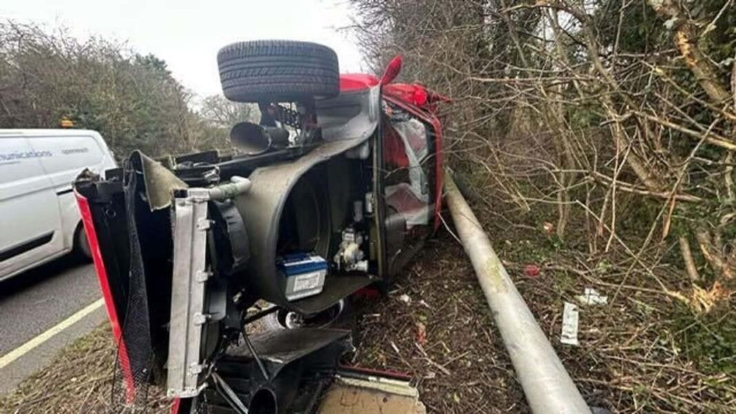 source:motor1 - Incidente per una Ferrari F40 nel Regno Unito: dettagli e video