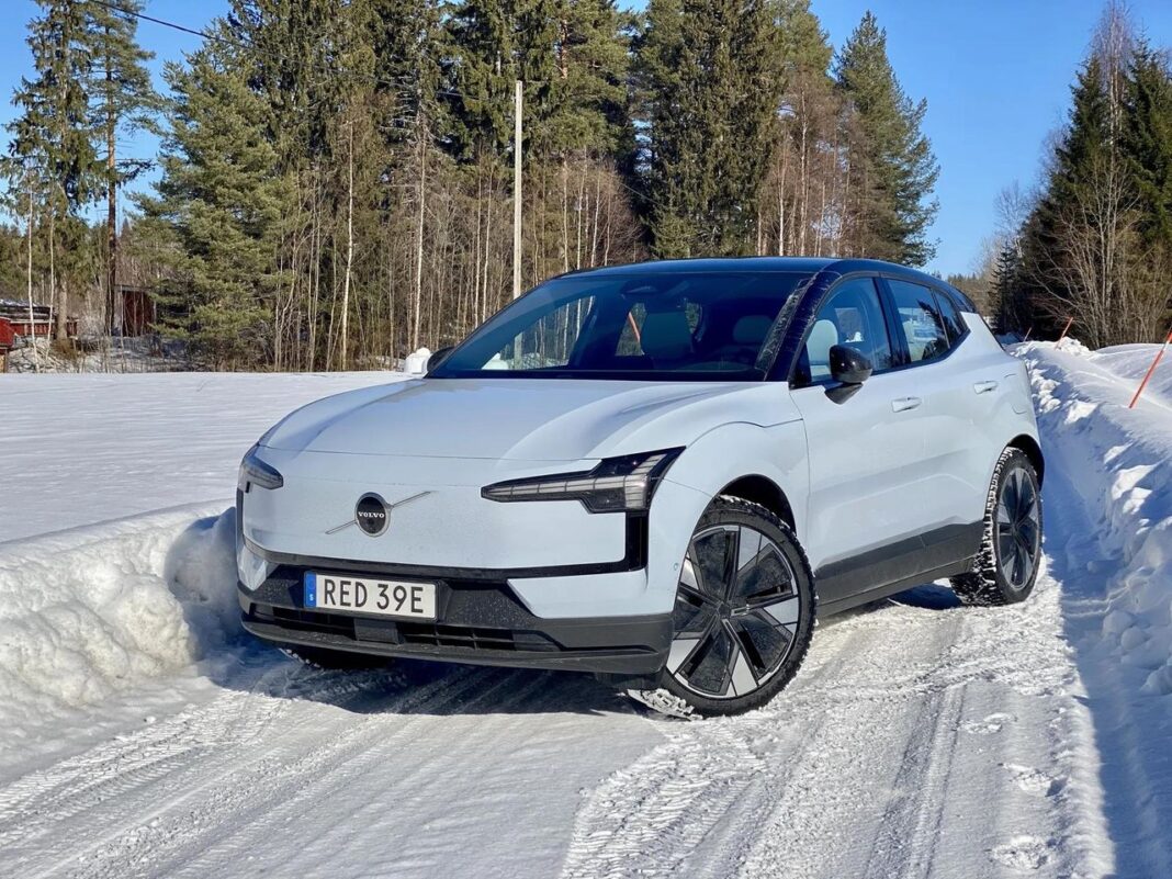 Futuri sviluppi della Volvo EX30 Inizio delle consegne della Volvo EX30 2025 negli Stati Uniti