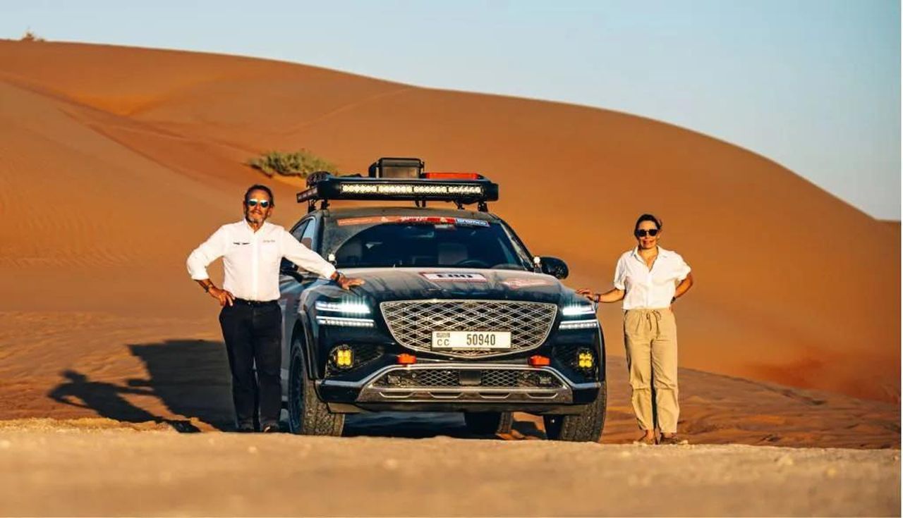 Jacky_Ickx_e_la_Genesis_GV80_Desert_Edition_qPbJ80eORF - Veicoli24 Jacky Ickx e la Genesis GV80 Desert Edition - Jacky Ickx e la Genesis GV80 Desert Edition al Dakar Rally 2025