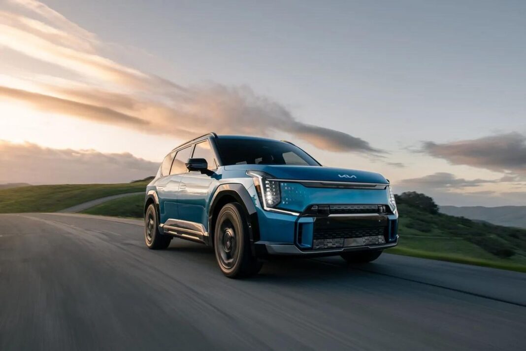 Limitazioni degli adattatori NACS per i veicoli Kia Kia offre adattatori NACS gratuiti per i nuovi EV e accesso ai Supercharger